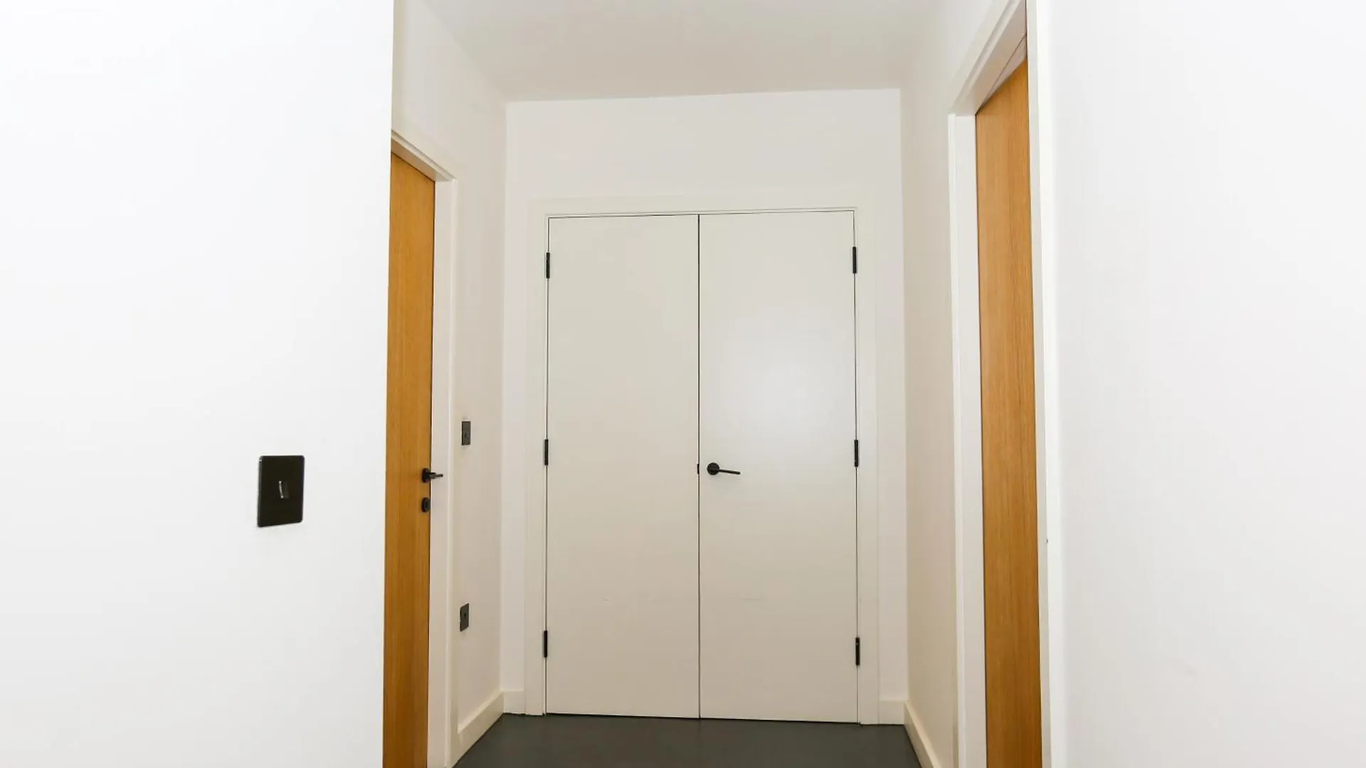 Stayzo_Nichols Building_Spacious 3-Bedroom Apartment Sheffield